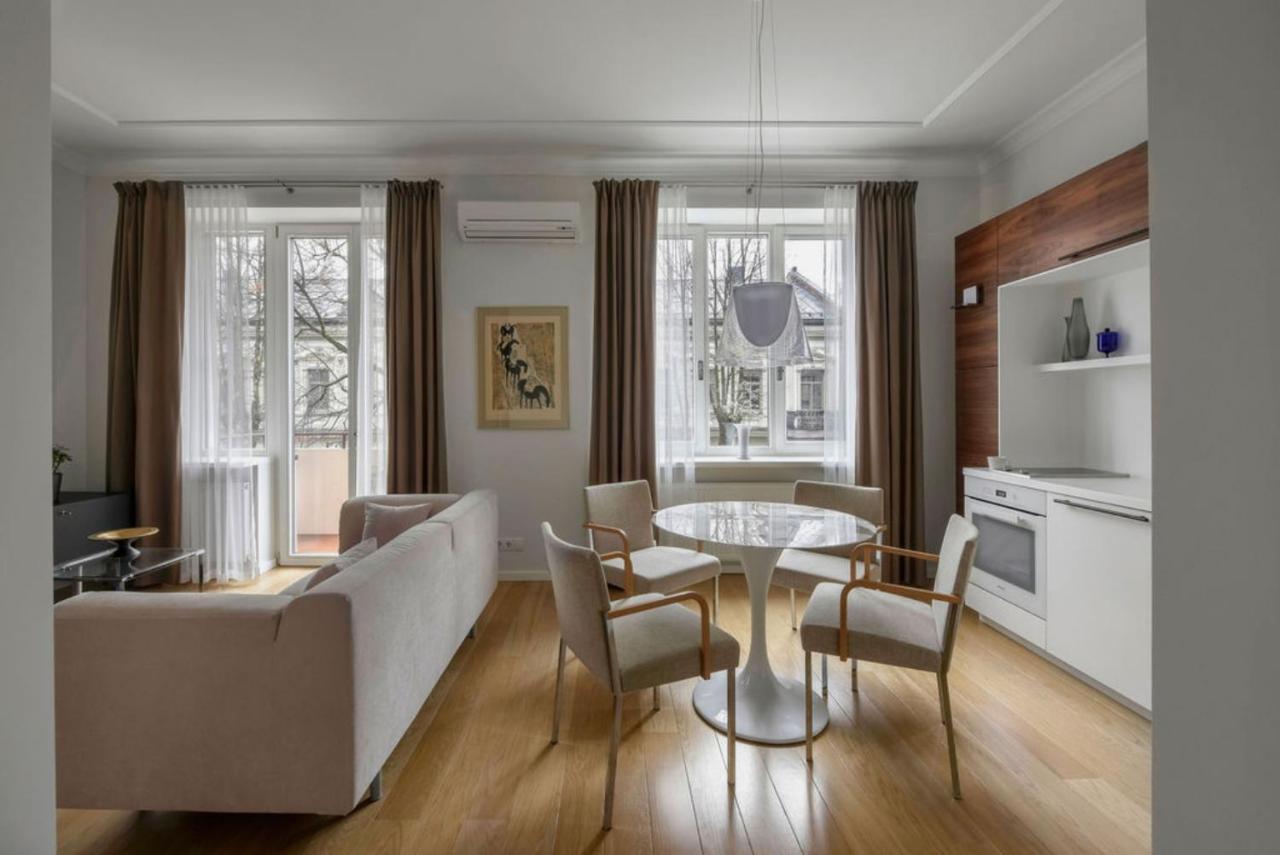 Design Studio Apartment With Balcony By Hostlovers Kaunas Bagian luar foto