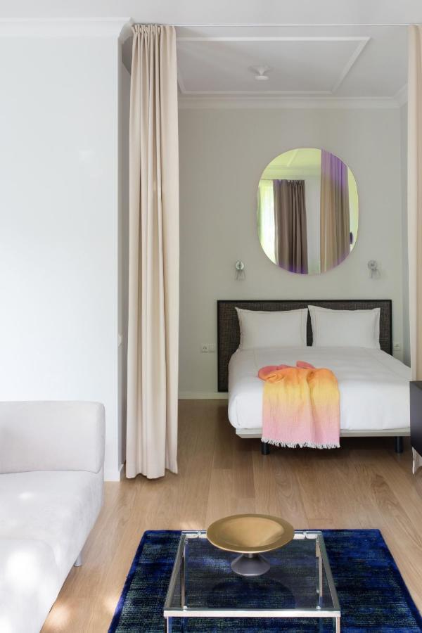 Design Studio Apartment With Balcony By Hostlovers Kaunas Bagian luar foto