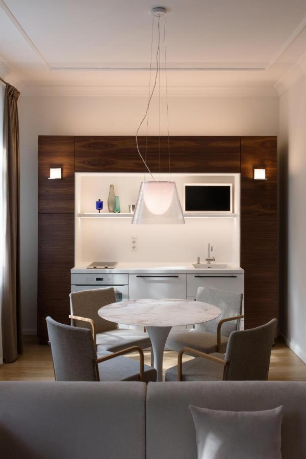 Design Studio Apartment With Balcony By Hostlovers Kaunas Bagian luar foto