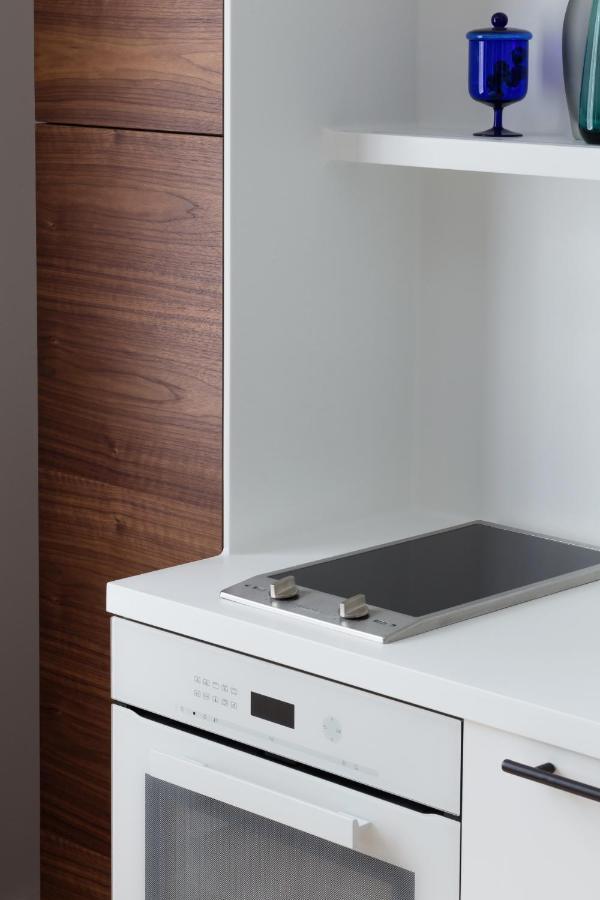 Design Studio Apartment With Balcony By Hostlovers Kaunas Bagian luar foto