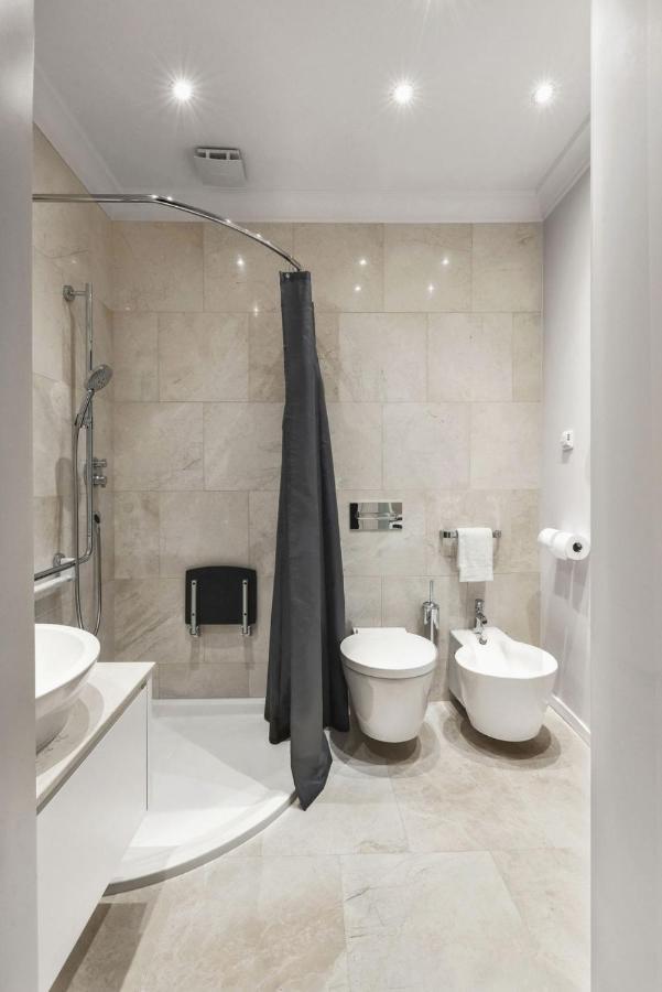 Design Studio Apartment With Balcony By Hostlovers Kaunas Bagian luar foto