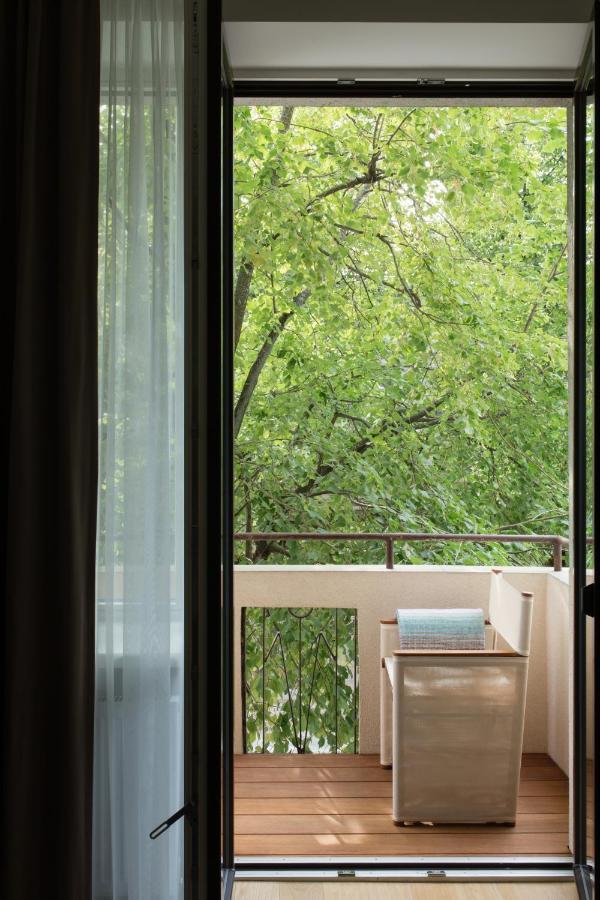 Design Studio Apartment With Balcony By Hostlovers Kaunas Bagian luar foto